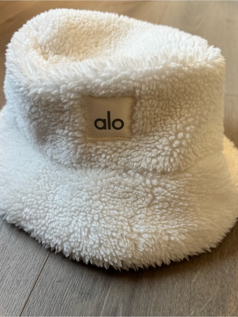 ALO Yoga Ivory Faux Fur Bucket Hat - Picture 2 of 5